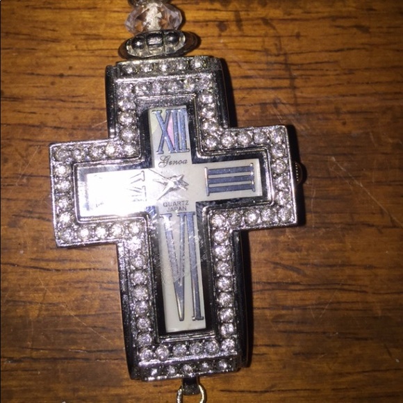 A beaded long necklace with a cross pendant. - Picture 2 of 3